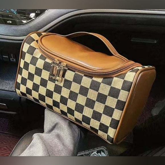 SALE! Brown Damier Checkerboard Cosmetic Toiletry Travel Luxury Leather Bag Case - Picture 3 of 10